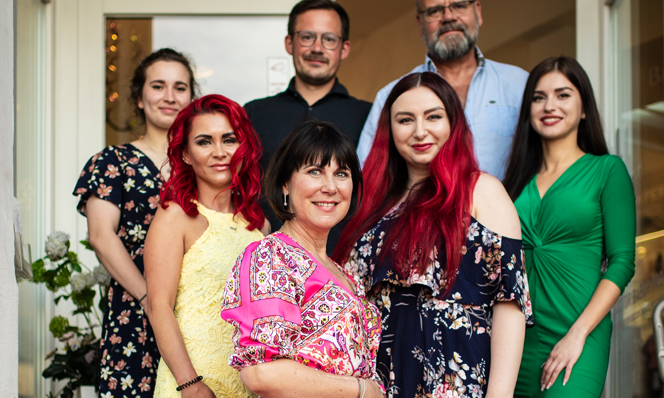 Team des BABOR Beauty Spa Claudia Singer im Eingang
